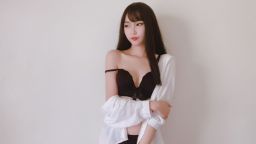 feifeibebe : 失戀的學弟找上人家 身為直屬學姊的我怎麼捨得放學弟一個人這樣難過!喝沒幾杯就說累了想躺床....其實是想要學姊的溫暖吧😳
況且早就不喜歡她女友很久了~趁這機會不好好品嚐一些學弟怎麼說得過去呢😏
