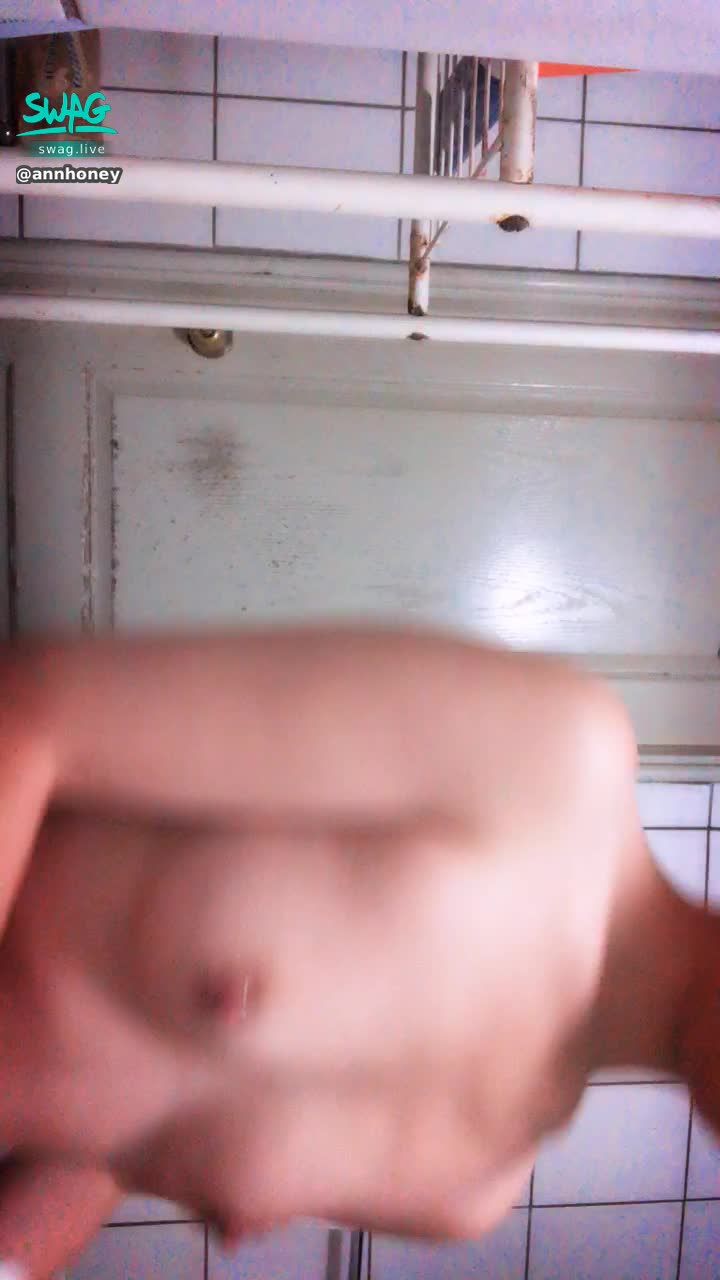 a******y : 每天例行公事 按摩乳房 清洗乳房 香噴噴軟綿綿