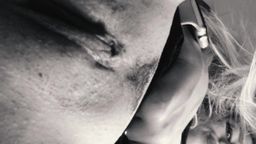 r*********n : mis pies y mis manos son bellos,,, es una fuente de excitación sin duda y se que te encanta tambien, el silencio me concentra a un estado encantado de placer donde la humedad de mi pussy se mezcla con mi desenfreno de querer darte toda mi crema