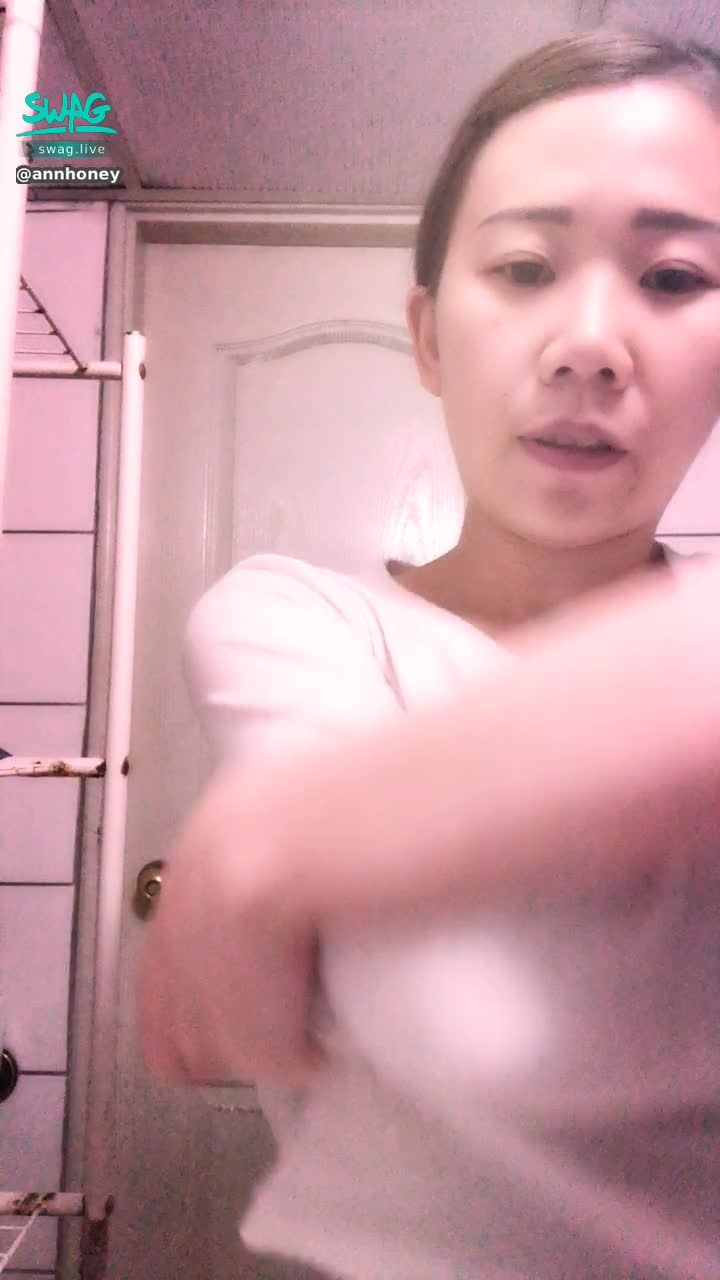 a******y : 回家 脫衣 洗澡