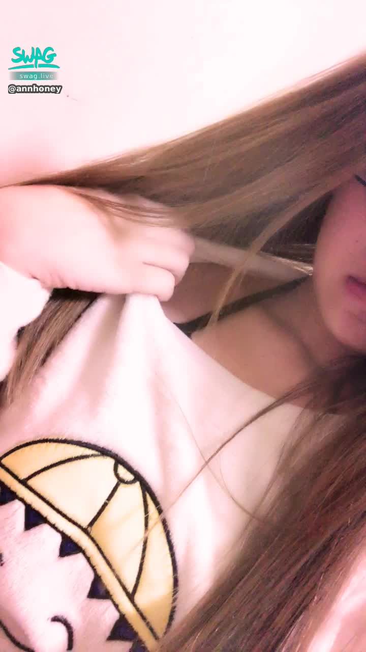 a******y : 回覆此篇⚠️安安穿什麼顏色的內衣
答對就送影片❤️❤️
回覆此篇才算‼️‼️