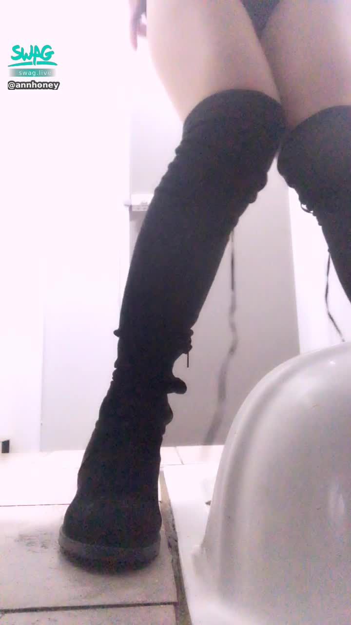 a******y : 賣場廁所 偷窺視角 尿尿被偷拍