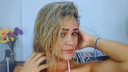 l*********b : en este video quiero que vean la naturalidad, y la manera de maquillarme a diario, solo que vean un poco mas de mi dia a dia!!! gracias por seguirme con amor lorennakoob