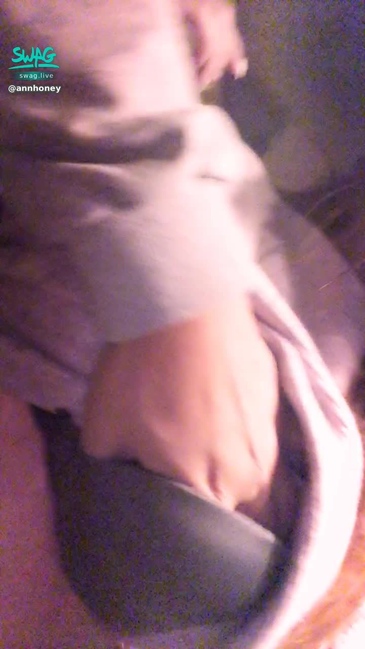 a******y : 🚗粉絲外約車愛🚗 哥哥摸ㄋㄟㄋㄟ 露臉露點同框福利