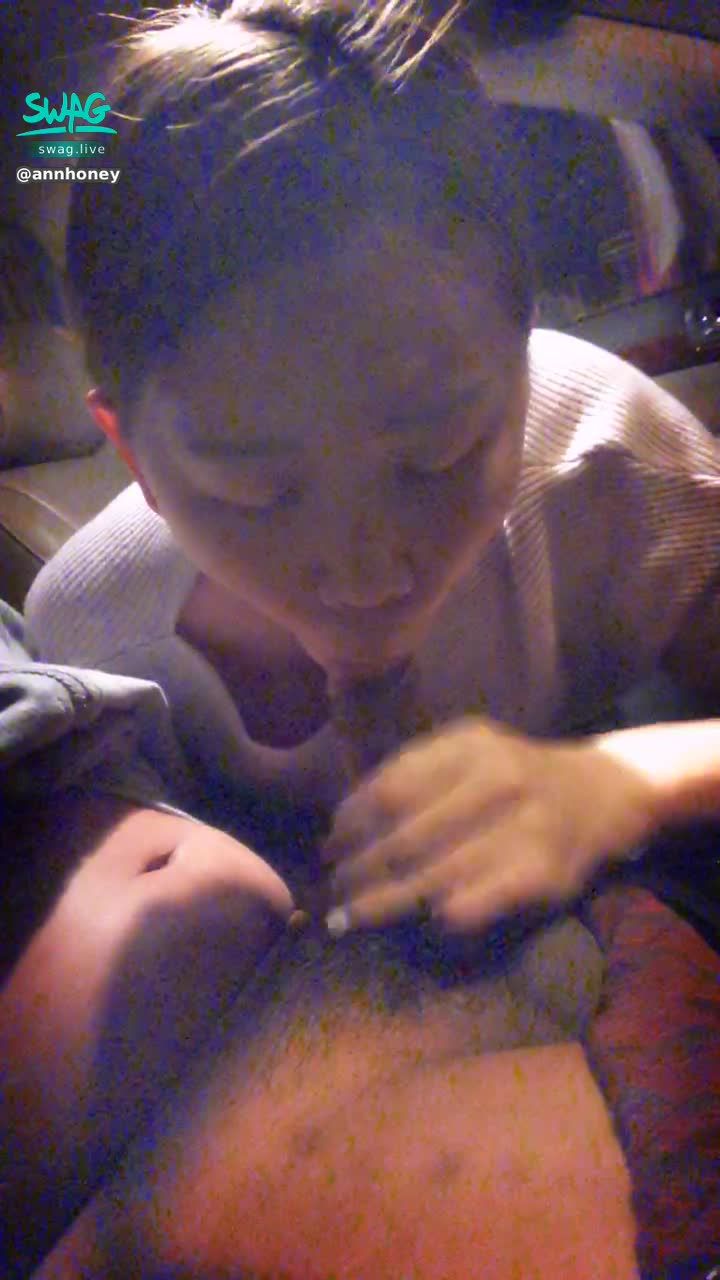 a******y : 🚗粉絲外約車愛🚗 哥哥射好多在我嘴巴 整個流出來了