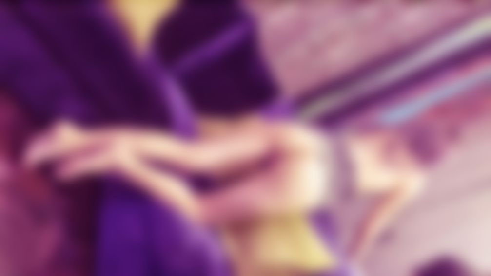 nanababe : 學弟被前女友劈腿,學姊只好陪學弟借酒消愁
沒想到學弟居然一直灌我酒⋯自己都不喝😰
最後居然還大膽地表明喜歡我很久了⋯⋯
在酒精的催化下💦人家也忍不住了
用淫蕩的身體回應學弟,好好的安慰他⋯🔞