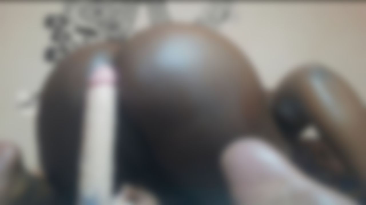 k***********l : Montando una gran polla en 4 y llevándola profundamente en mi coño