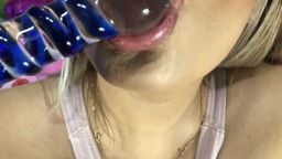 r*********n : Mi vagina apretada pero caliente !! Solo tu cabeza me llega penetrar pero estoy ardiendo en placer por ti! Quiero que me des duro hasta abrirle toda