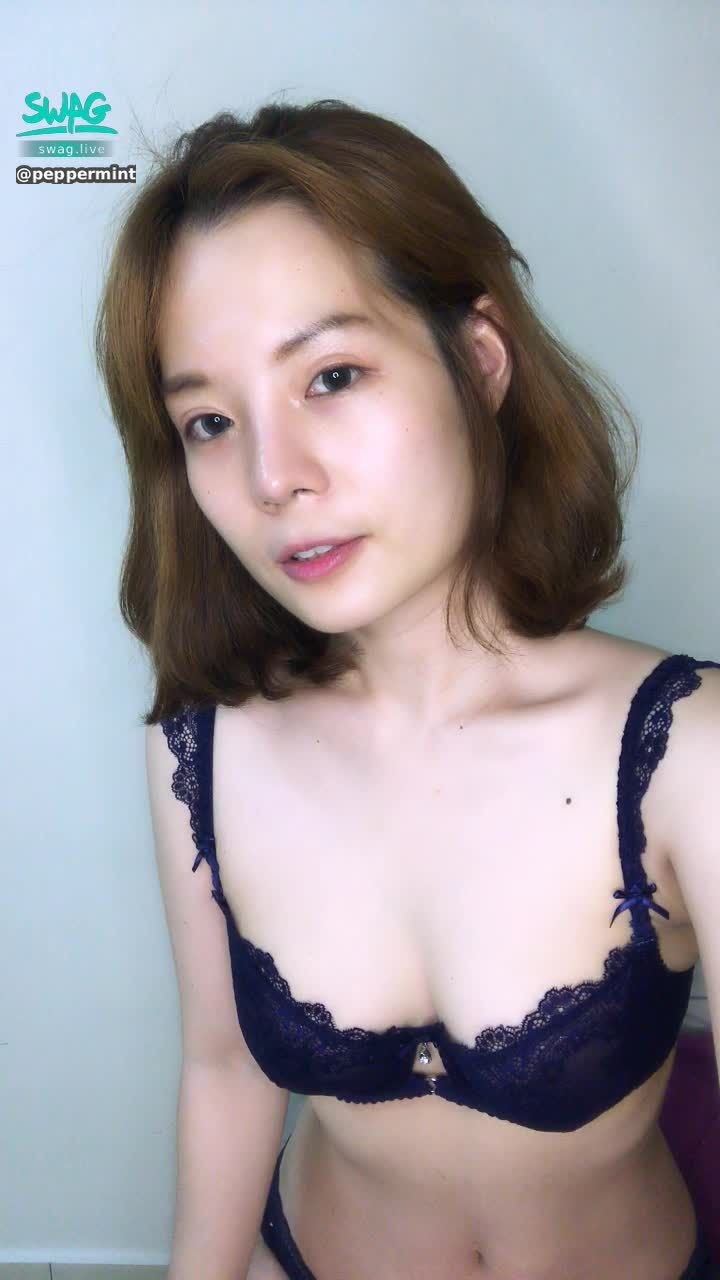 p***********e : 悶騷還是清純👀