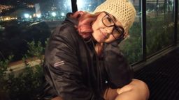 a**********a : un poco de exhibición en un parque sintiendo el riesgo al semidesnudo y al jugar un poco con mi pussy