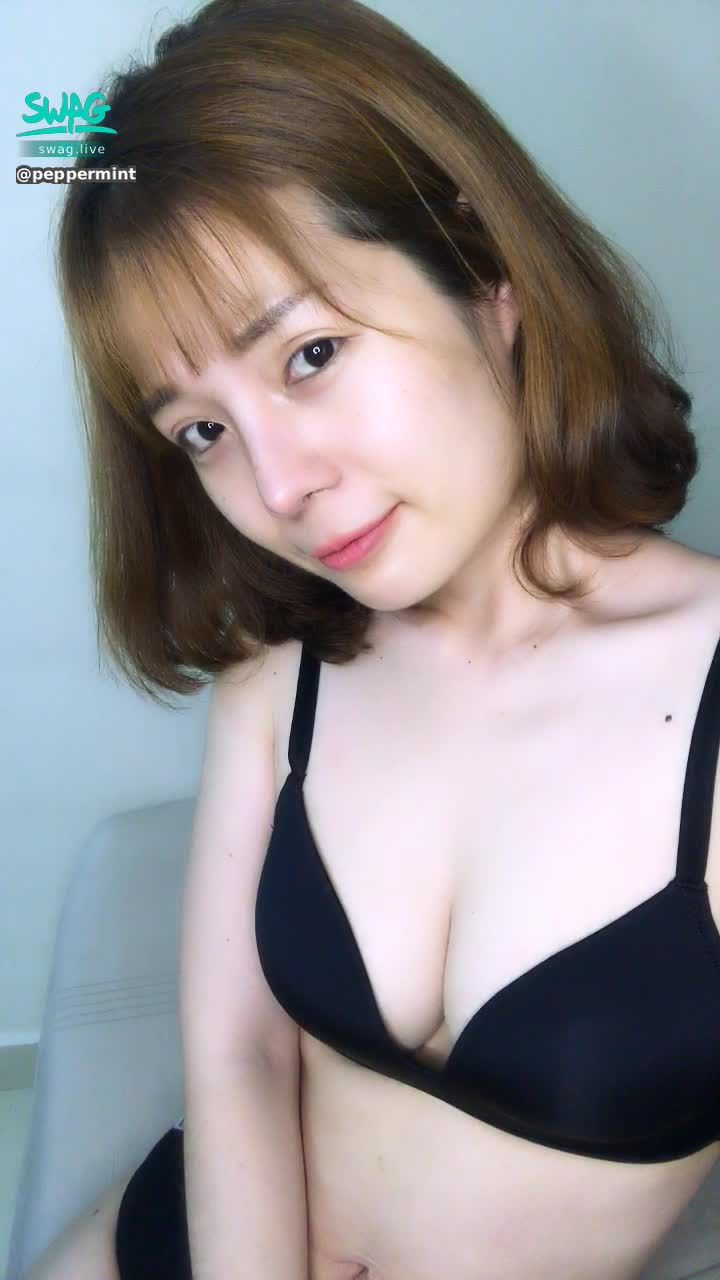 p***********e : 喜歡黑黑色嗎？