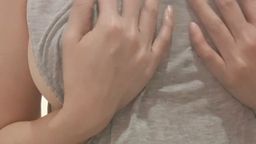 s*******s : 乳头需要揉揉❤