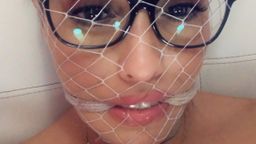 r*********n : Me gusta que me sometan y me den dolor
