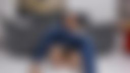 m********n : Alguna vez has fantaseado con follar a una chica en jeans?? Aquí estoy lista para meterme el dildo con ropa.