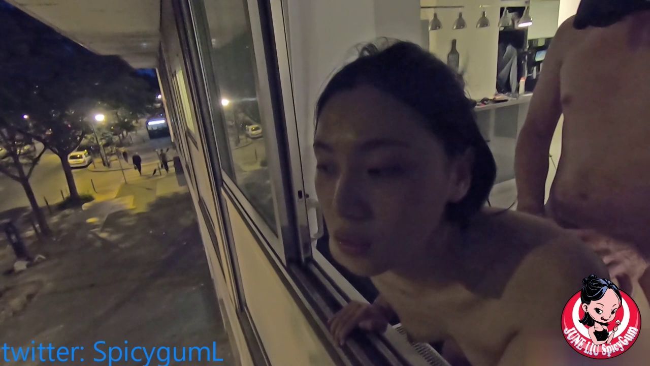  : 上半身在窗外下半身在做爱!中出小穴Naughty Chinese Sex Creampie