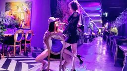 yumibaby : 🔥 Purple Drunken Night 🔥 Xinyi District Bar "Hunter Live" Open Room Mixed Creampie