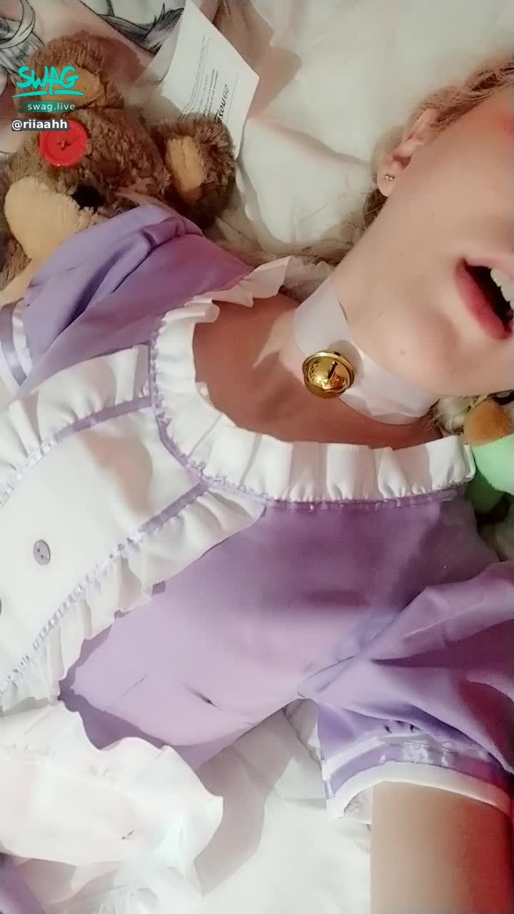  : 