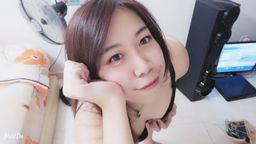 a*******i : 性感迷人天使穿着内衣裤秀身材,那魅力能抵挡的住吗哥哥有没有想要啦 ?😊
