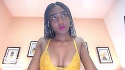 e*******t : me desnudo , toco mis pies, lamo mis pies y toco mi pussy muy caliente. latina arrecha