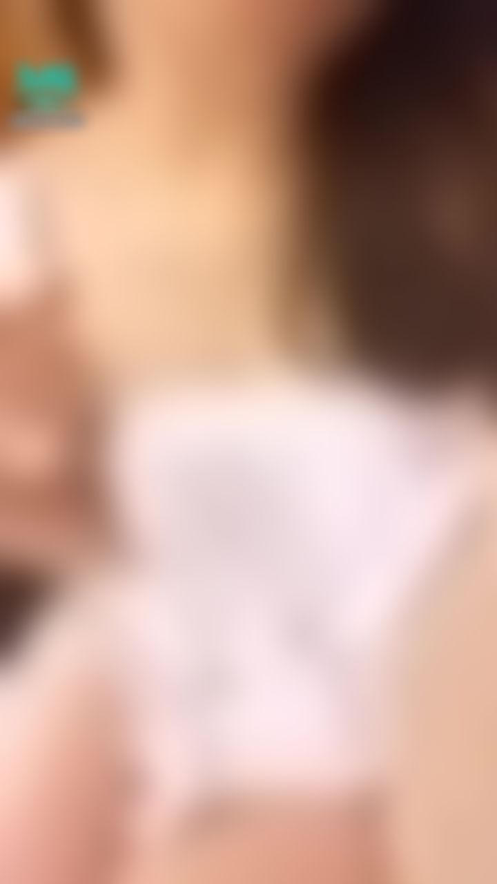  : 胖到鎖骨都要被肉肉埋住了😂😂
在瘦個十公斤，會不會比較討喜🥺
（但人家吸空氣都會長出脂肪😭