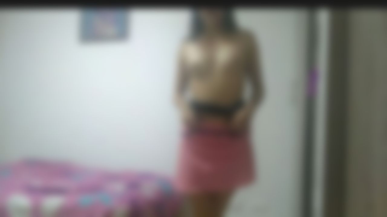  : Desnudo en mi cuarto