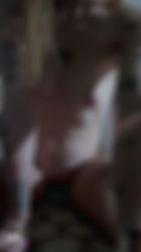 a*******r : sexy naked babe