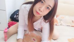 a*******i : 性感主播跳脱衣舞,哇看看那红色蕾丝内衣。天使的魅力有迷倒哥哥吗 ? 有喜欢天使吗 ?想不想 。。。。😜😊
哥可以多多陪天使聊天吗 ? 天使会怕寂寞的。