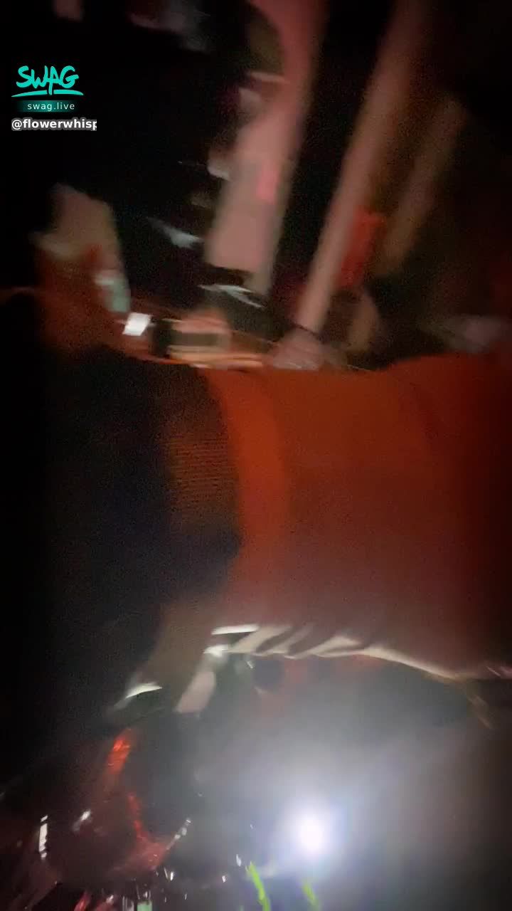  : 騎車時看到這樣的女孩你會想對她說什麼？
偷偷跟我說🍑👈
