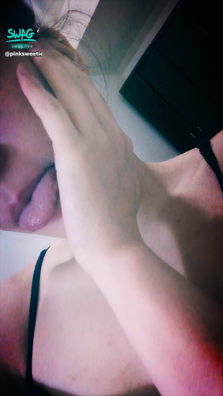  : 想要有人可以幫忙按摩 😩😩😩