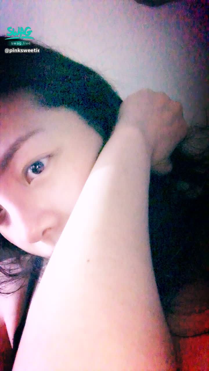  : 有人問我鼻子是不是做的？
我只能說
我整個臉都是天然的
沒動過刀

媽媽生的好🥰