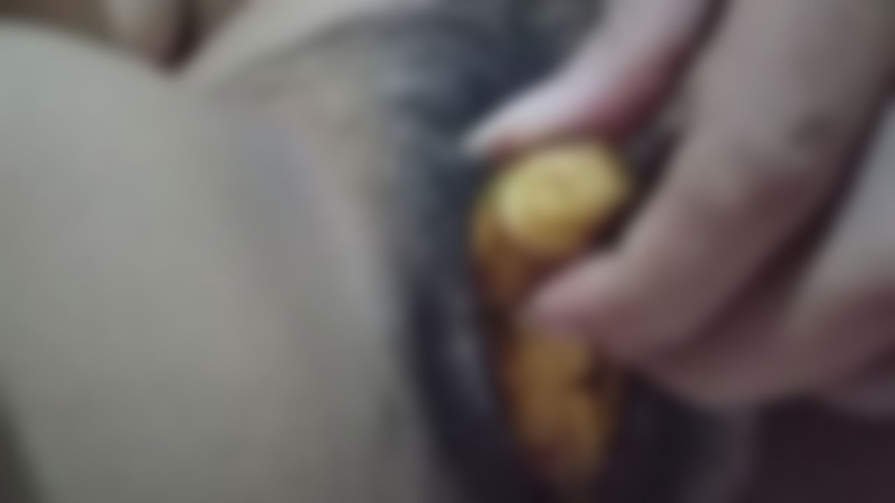 thylene : My first time to do this fucking myself with banana 🍌.

Watch until I cum.👅