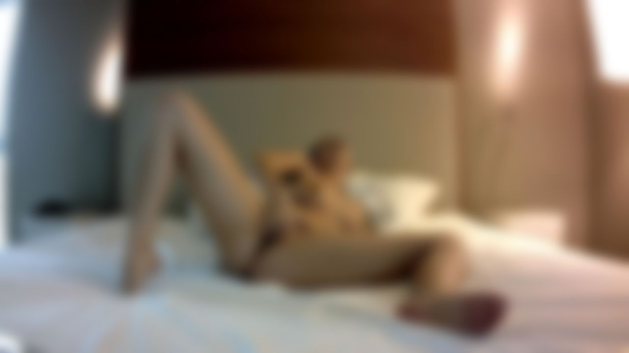 a**********z : Masturbation on the hotel room