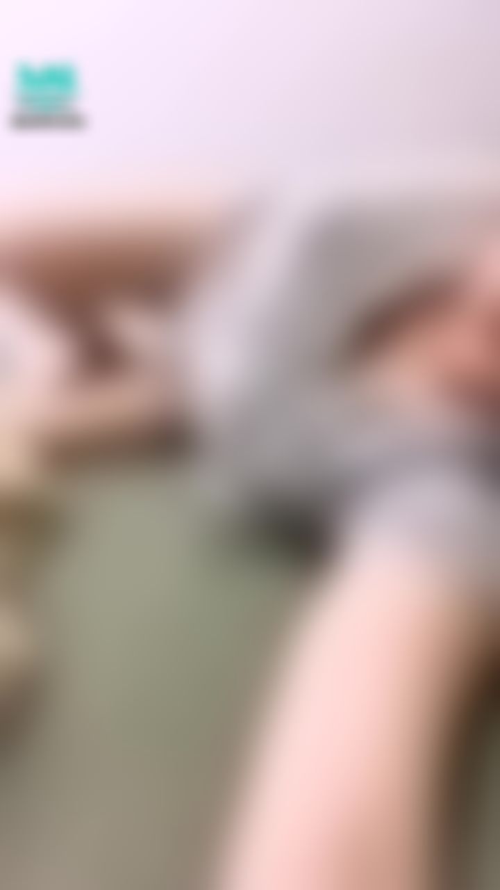  : 賴床好舒服 有哥哥想跟我一起滾床單嗎❤️