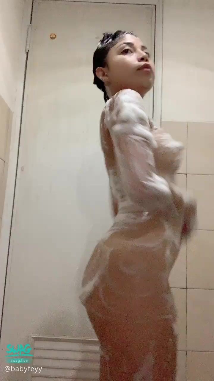 babyfeyy : shower with me 💦💦