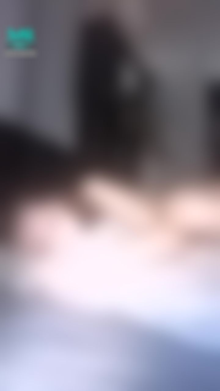 l*******e : Sleeping naked 🥰