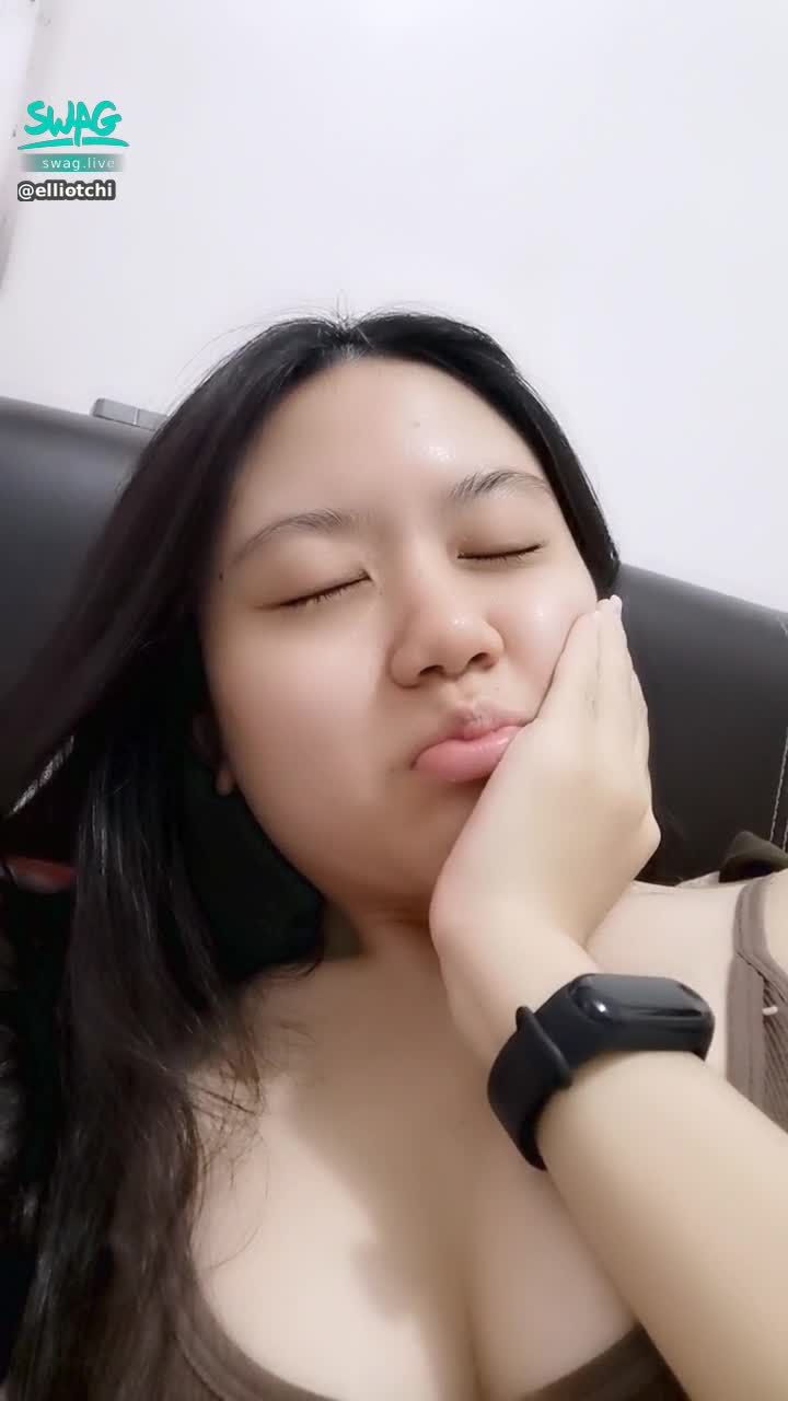  : 好想睡觉🙈 为啥要那么早教课呀😢