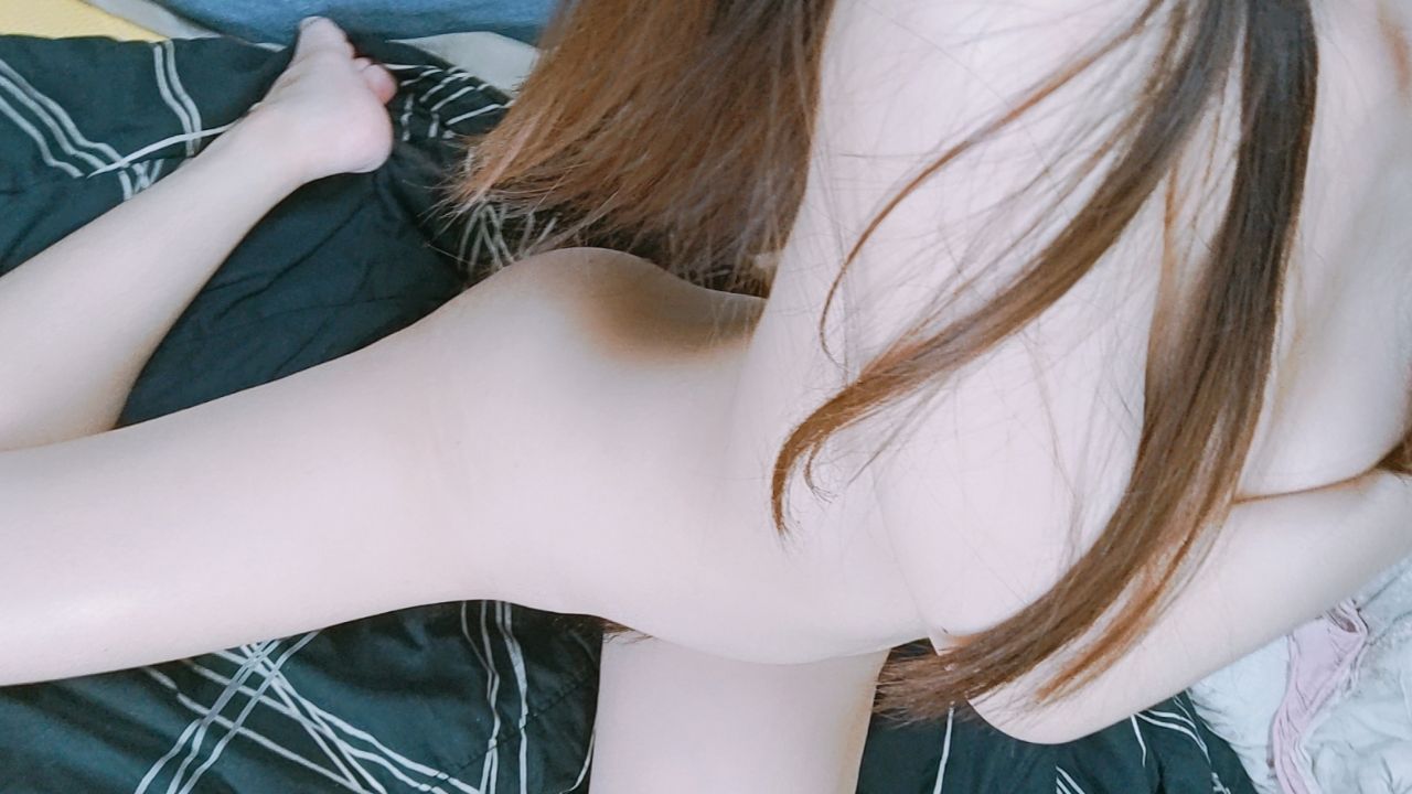  : 澡後福利💘擦乳液變淫蕩自慰 📌露臉📌露三點