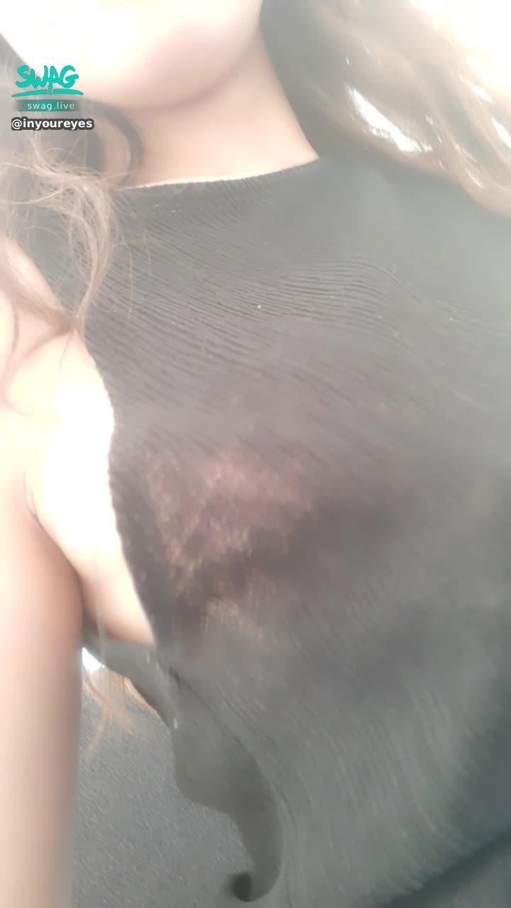 i********s : play with nipple when my dad around!❤
