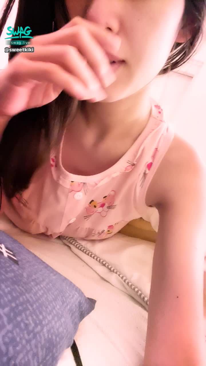 s*******i : Let kiki come to cheer up my brother at work ☺️ exercise 🈲️ baby kiss 💋