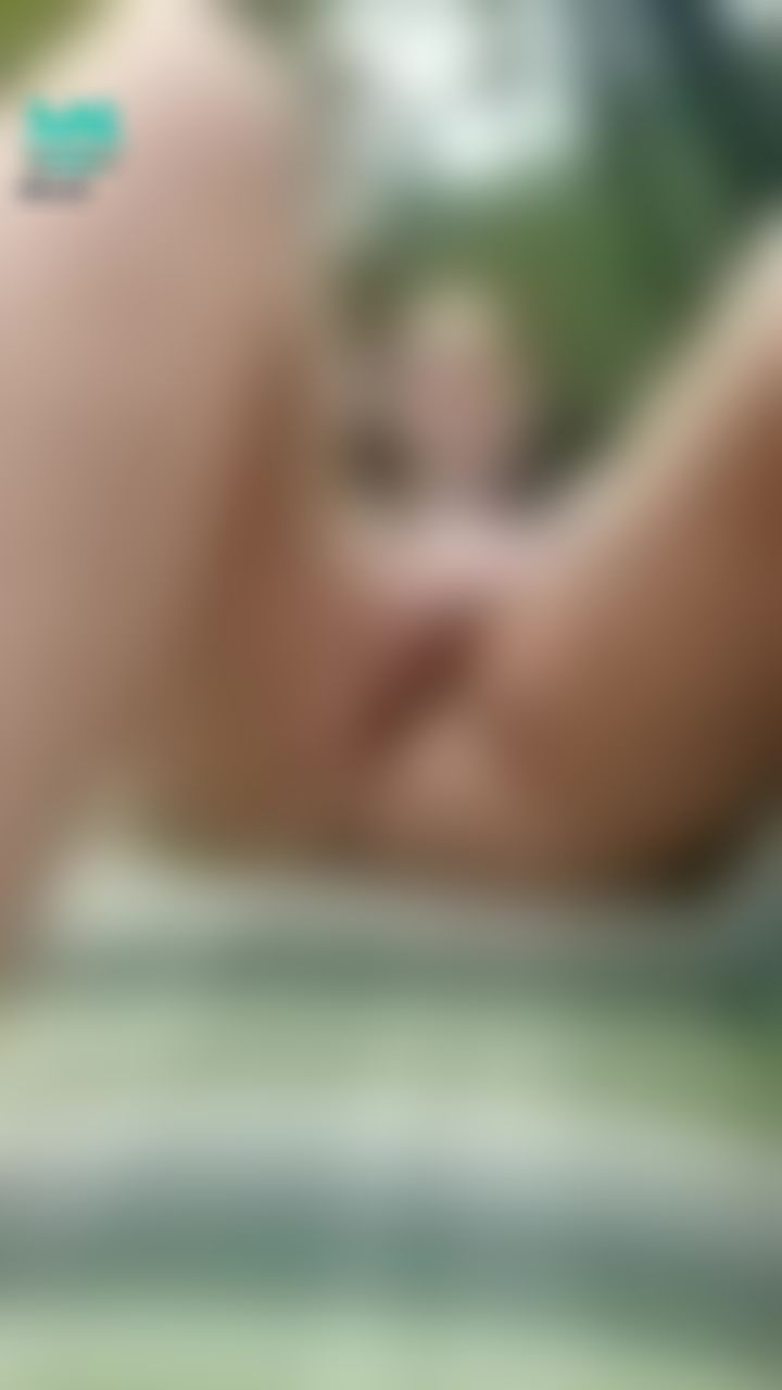  : masturbation outside