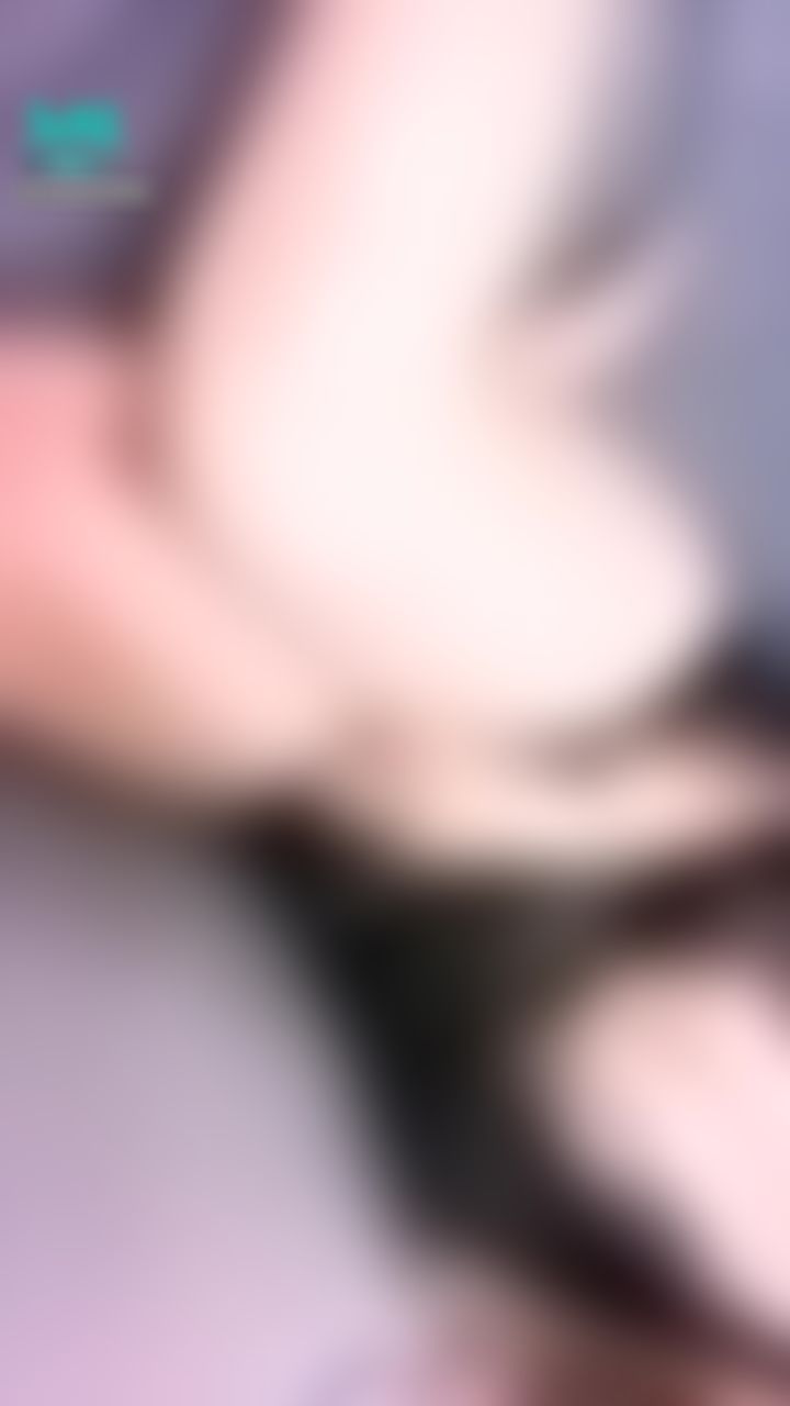  : 別偷看人家小褲褲🔞🔞
直接開腿讓你看清楚（？）😳😳😳