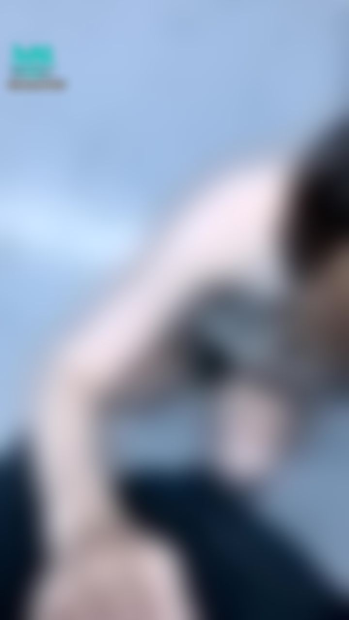 wannababy : ㊙️鄰居的故事㊙️ 我回他：偶爾而已 ☺️ 偷瞄了一下鄰居 穿著球褲超明顯 居然硬了 故意逗弄他的問了一句 不要偷偷看著我的奶硬起來 他居然回 不只很硬 還很粗 ...😳😳😳