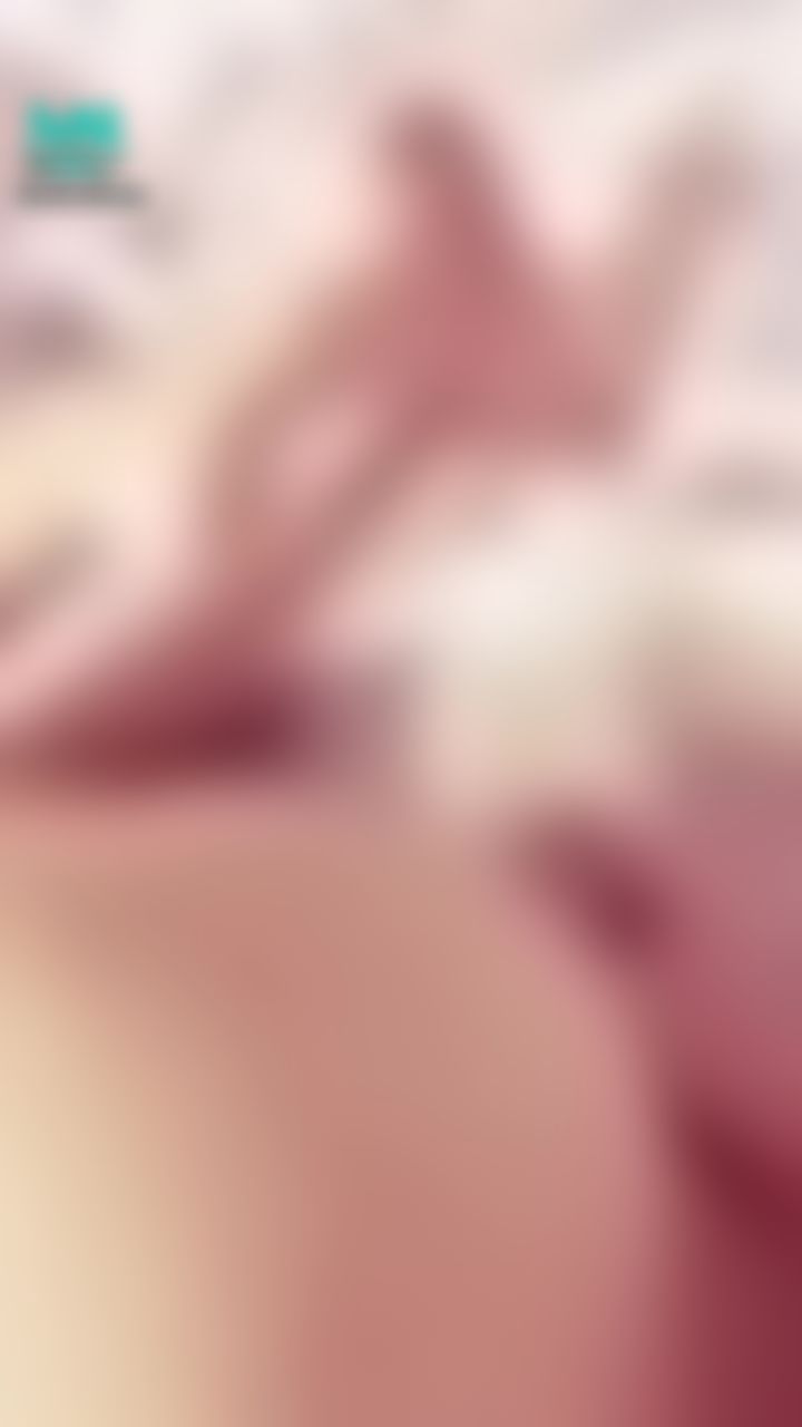  : 真的不行啦⋯好痛...又有點癢癢的，可不可以放過人家😭