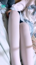 n*******u : 想看裙底嗎?人家會害羞啦!