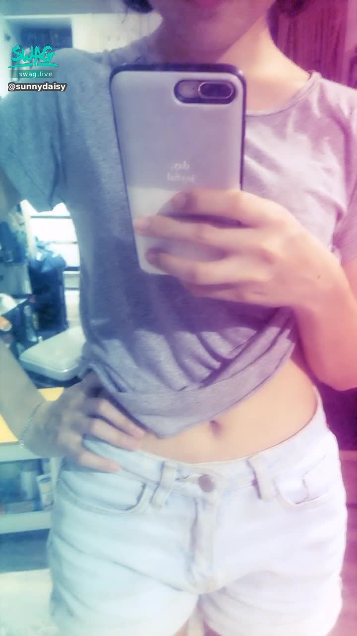  : 馬甲線😘就說我是運動型呀～竟然有哥哥懷疑桑尼很胖
