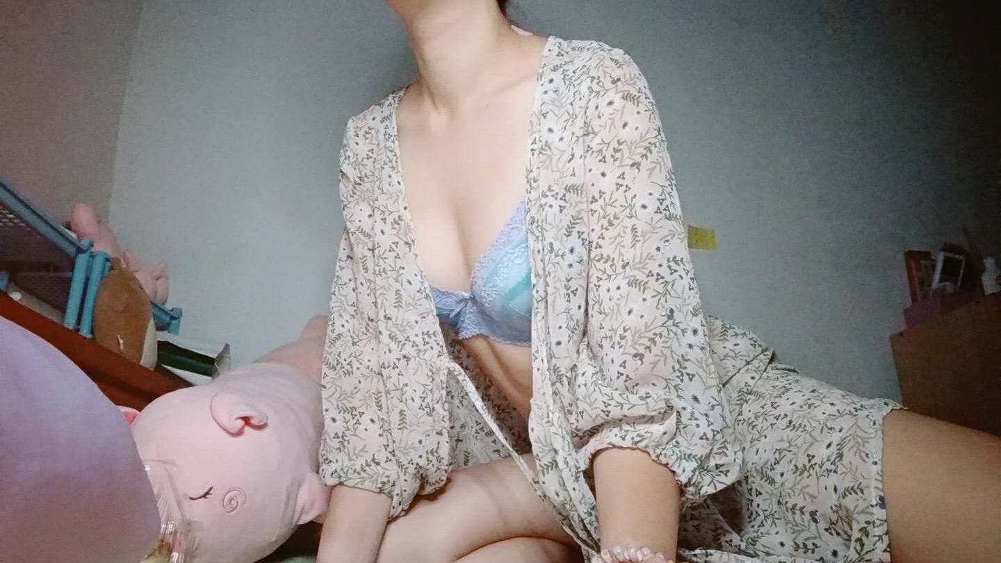 n********y : 💕越來越騷的妞妞💋主人視角極致誘惑