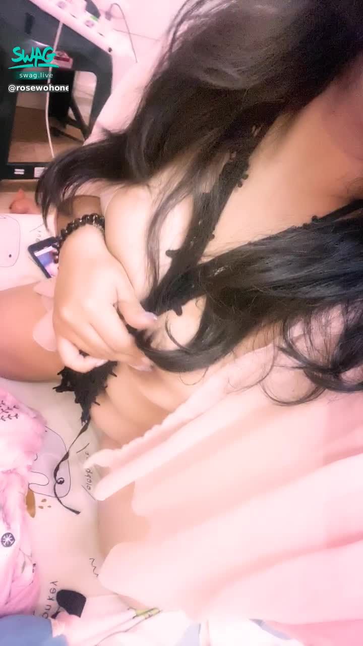 r*********y : 直播後的戰亂😳😳😳
衣服一直摩擦荳荳🔥🔥🔥🔥