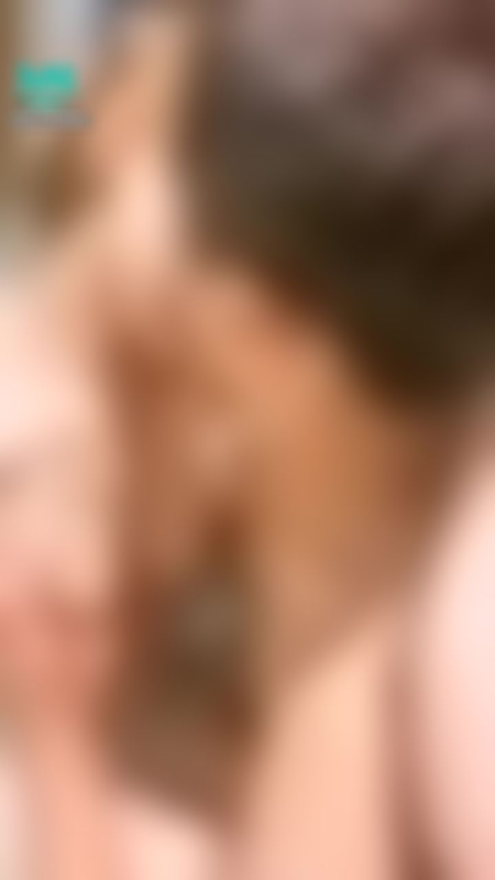 e********e : 被舔到受不了的小哥哥😝😝😝

咪咪都還沒玩夠呢🤭🤭🤭🤭

就把我拉起來了😣😣😣😣