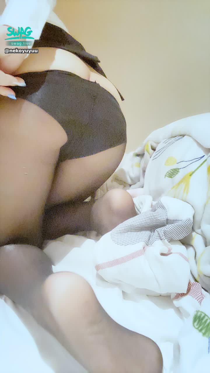 : 想看雪悠脫下褲褲嗎？私訊解鎖呦😘
✨8/17晚上7點~12點送禮最高前兩名✨
✨🉐雪悠原味直穿絲襪✨
✨也可以換原味褲褲呦✨