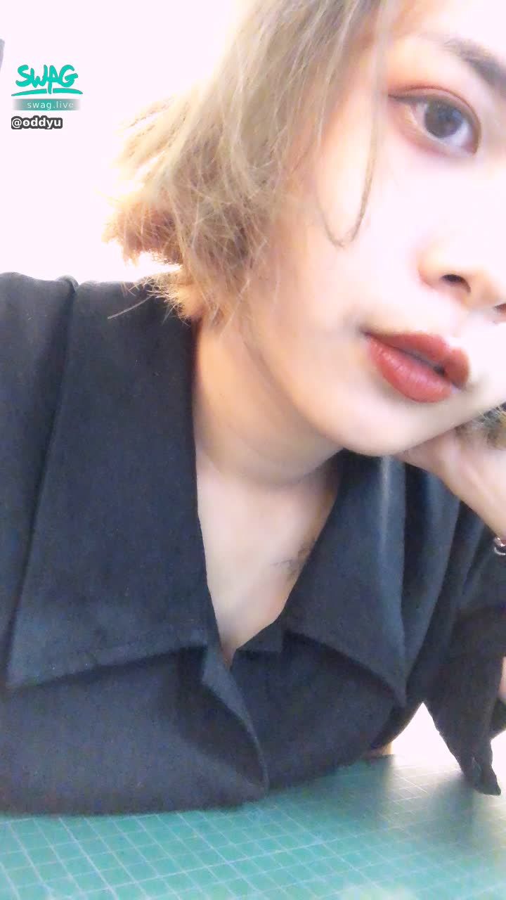  : 等待著下班陪你聊天❤️